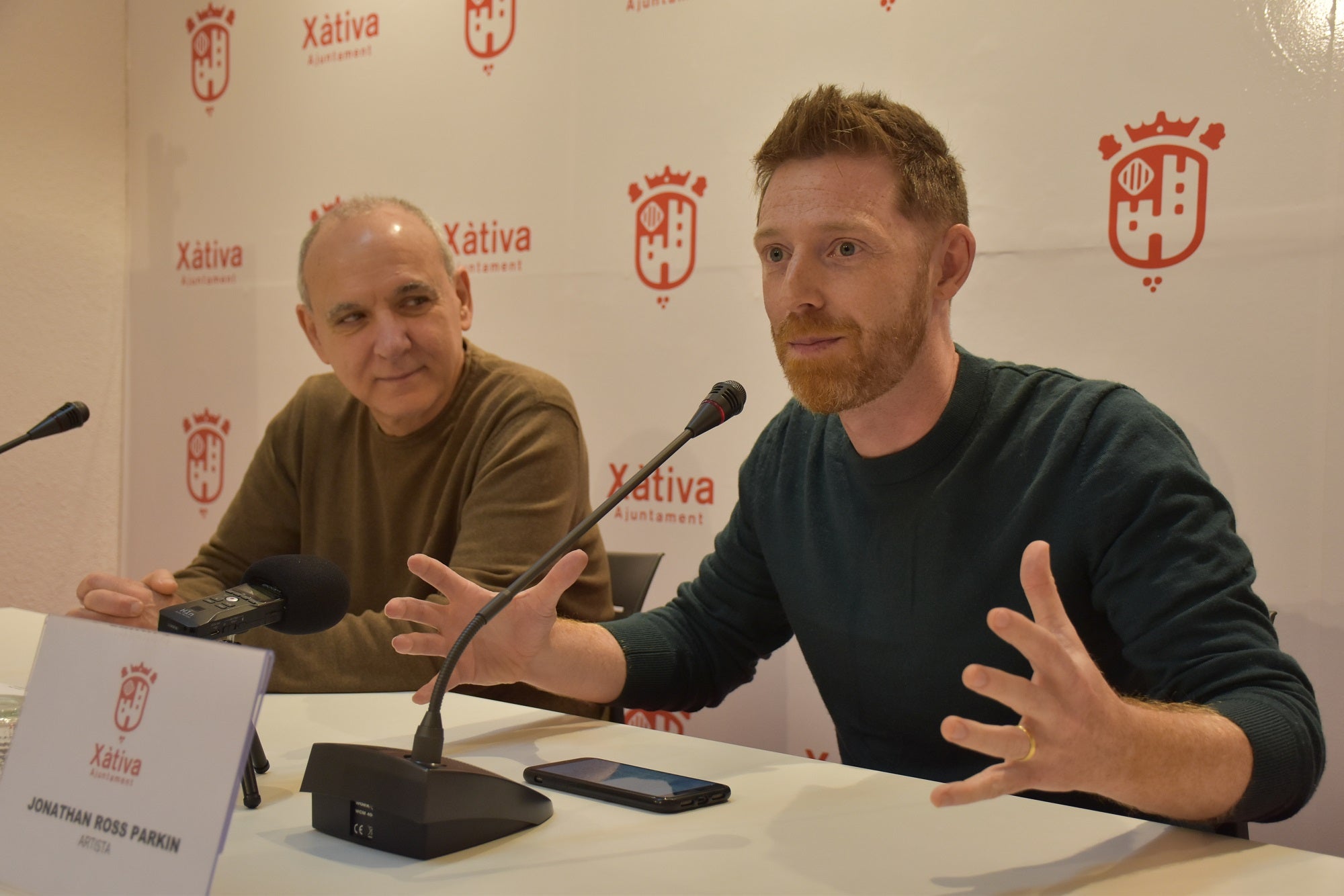 Jonathan Ross, junto al concejal de Cultura, en la presentación de las Jornadas.