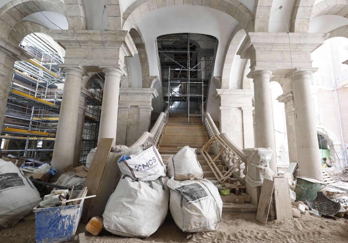 La escalera interior del edificio