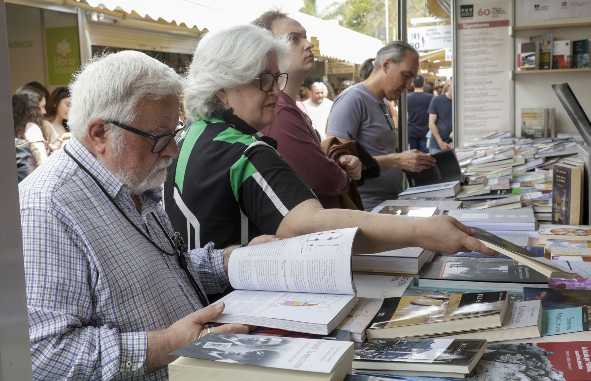 Éxito en la primera gran mañana de la Fira del Llibre