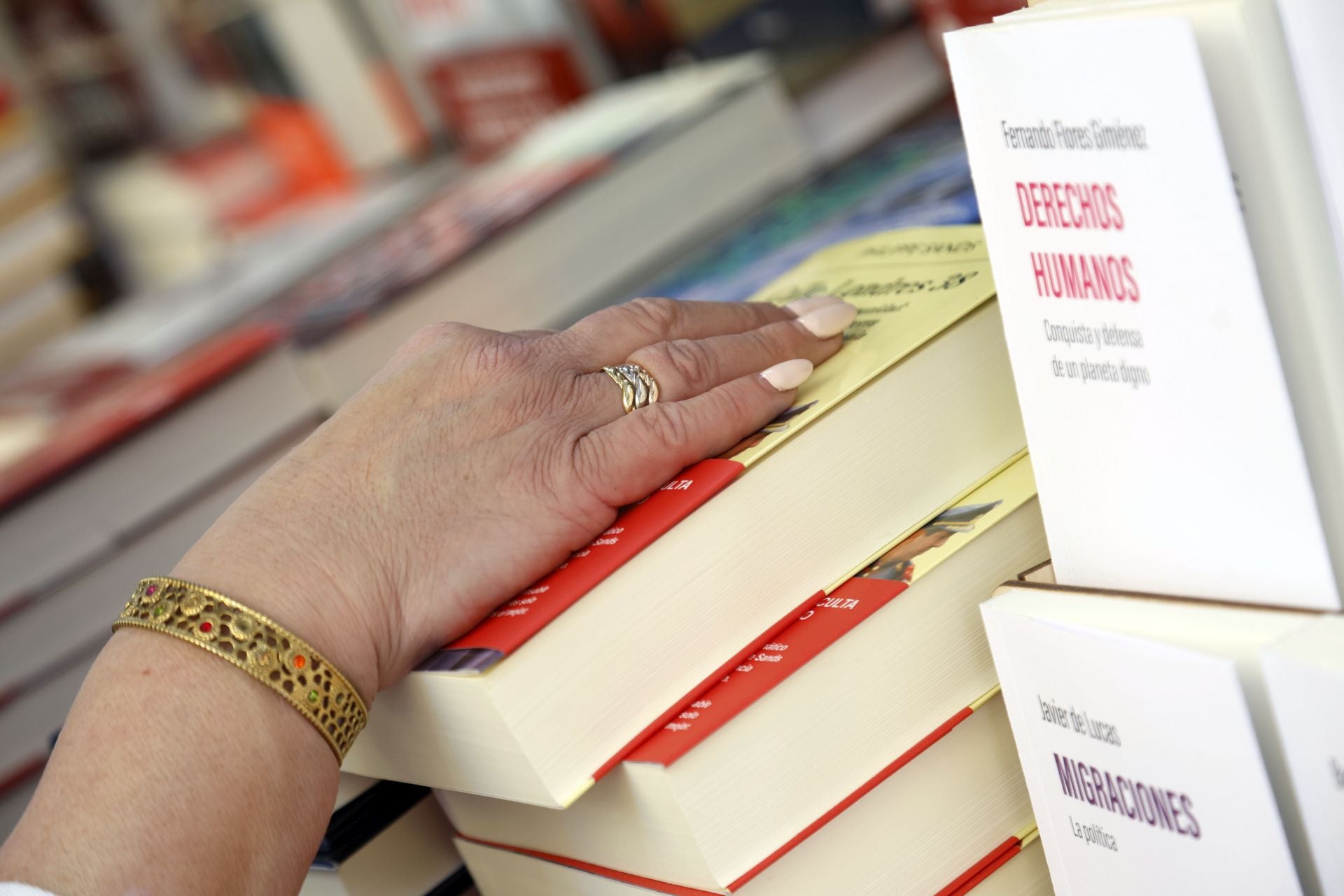 La Fira del Llibre de Valencia, repleta este domingo