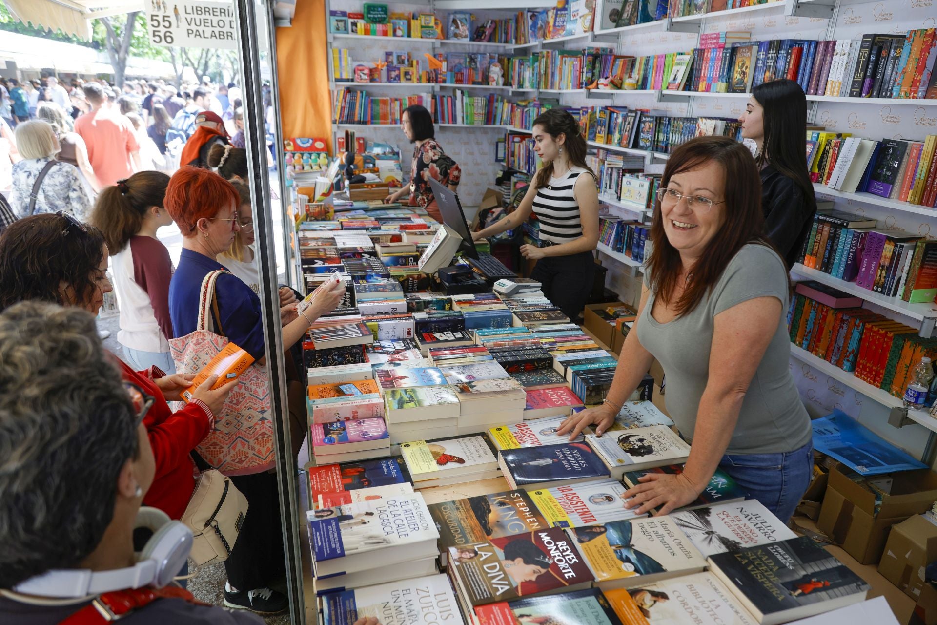La Fira del Llibre de Valencia, repleta este domingo