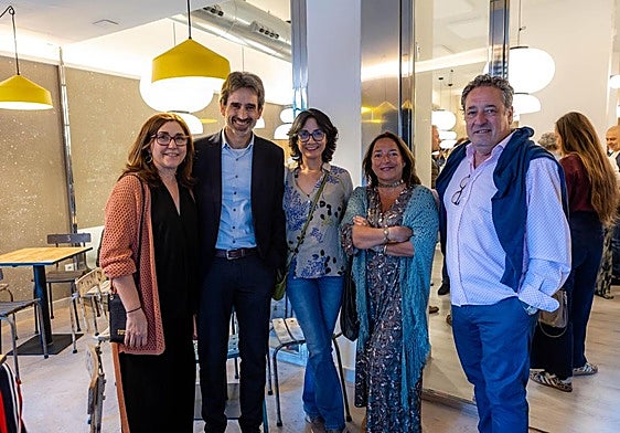 Anabel Navas, Jose Luis Moreno y su mujer, María García de la Riva y Javi Ferrer.