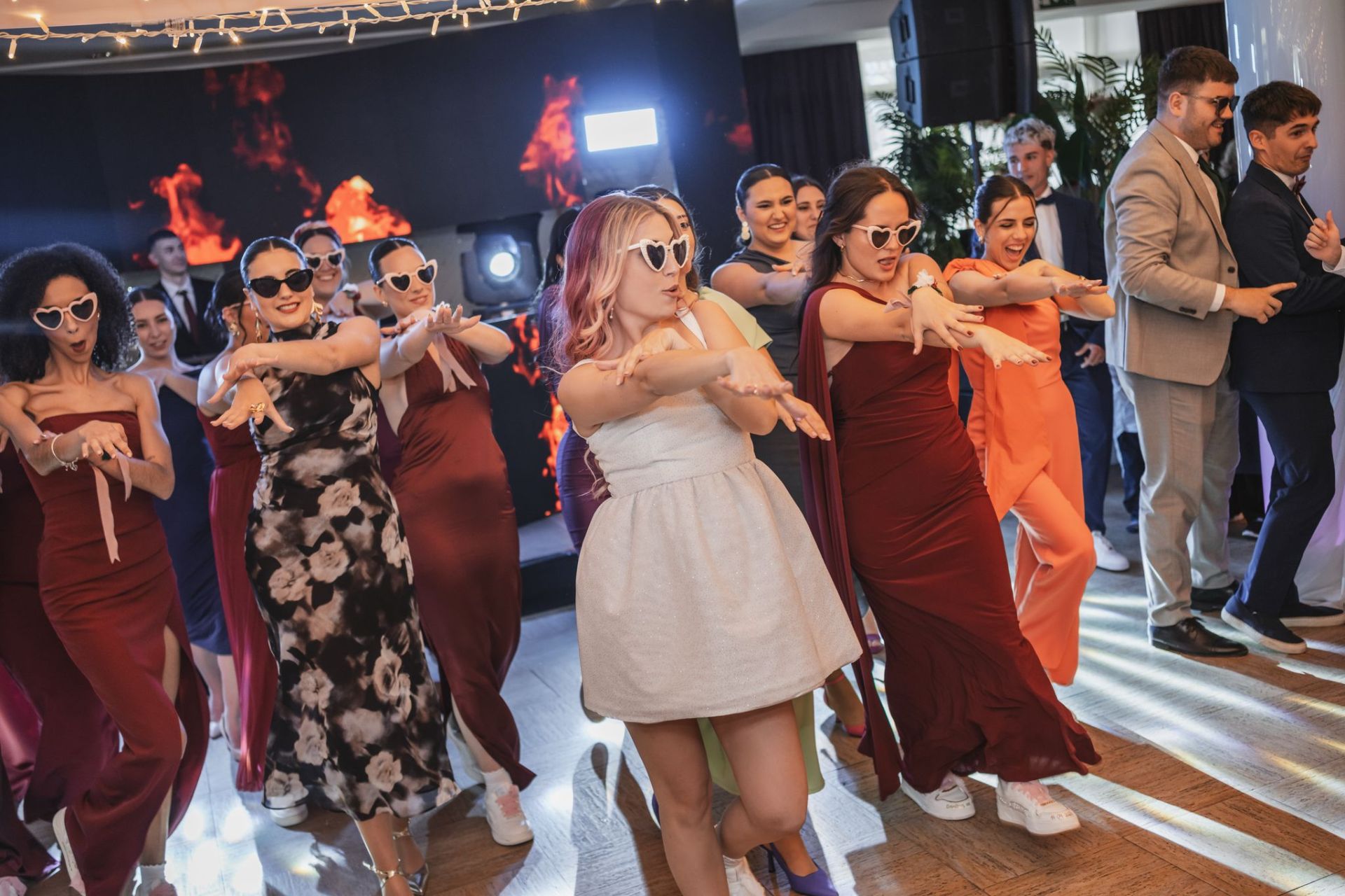 En la fiesta hubo tiempo para una coreografía preparada por amigos y familiares para sorprender a los invitados.