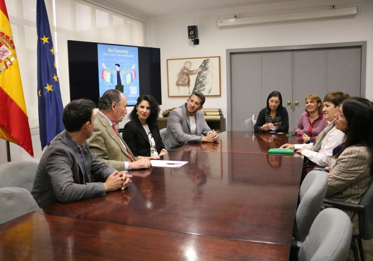 El Bono Comercio 2025 contará con 1.500 tarjetas para gastar en el comercio local