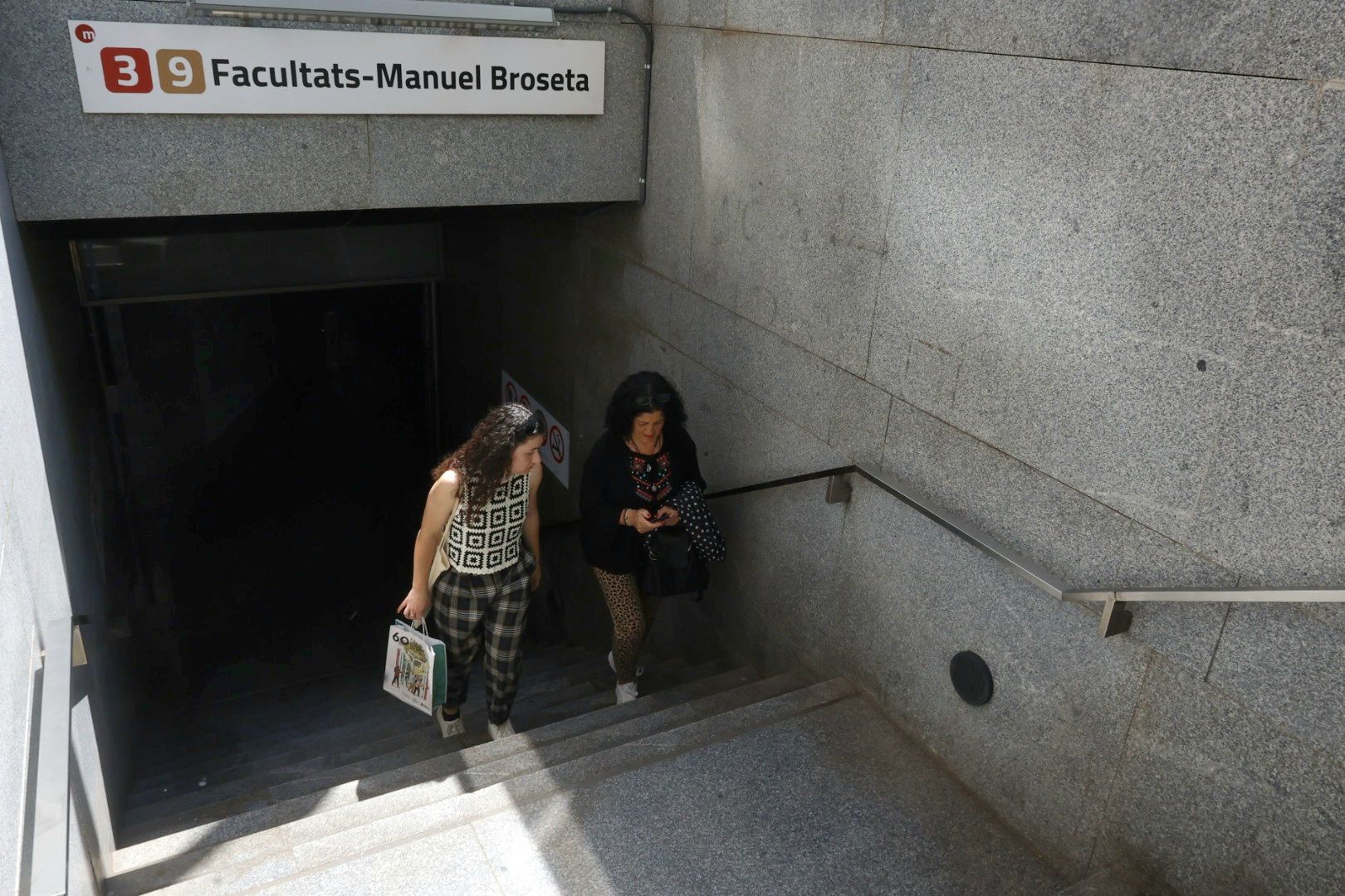 Trenes, metros, semáforos y hospitales de Valencia, afectados por el apagón