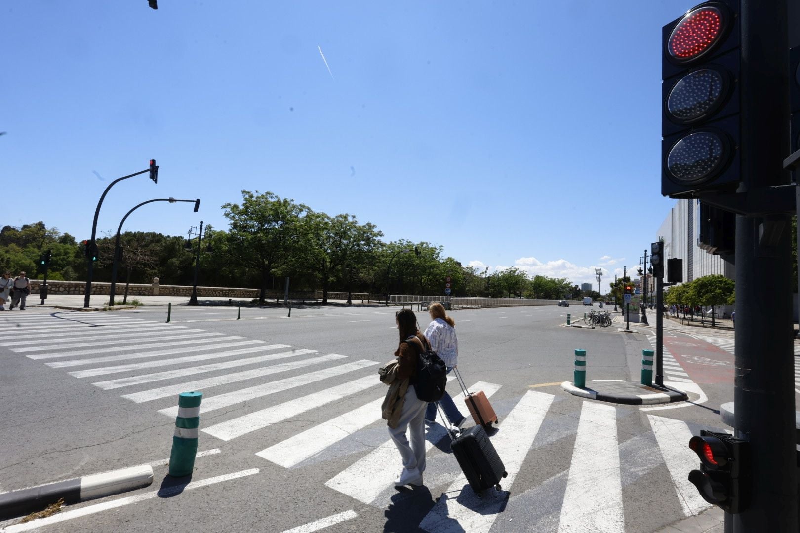 Trenes, metros, semáforos y hospitales de Valencia, afectados por el apagón