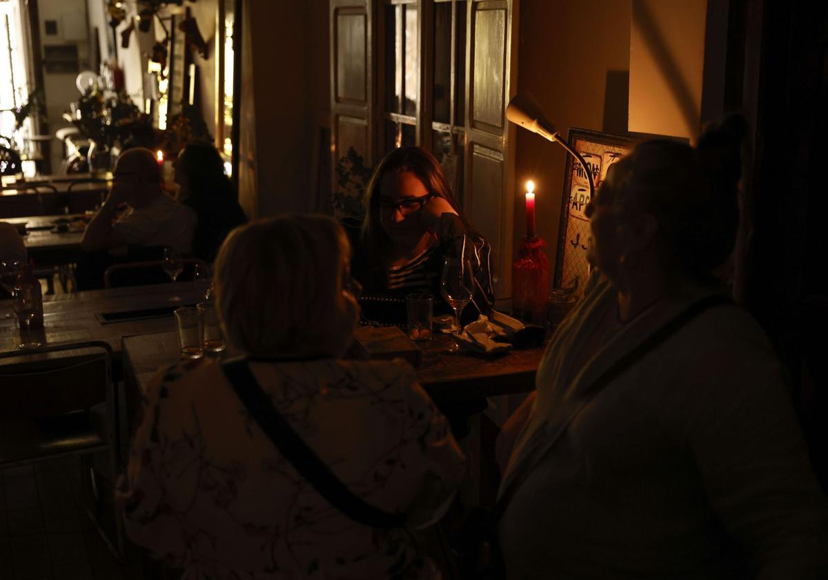 FOTOS | Así se vive un día de apagón en Valencia