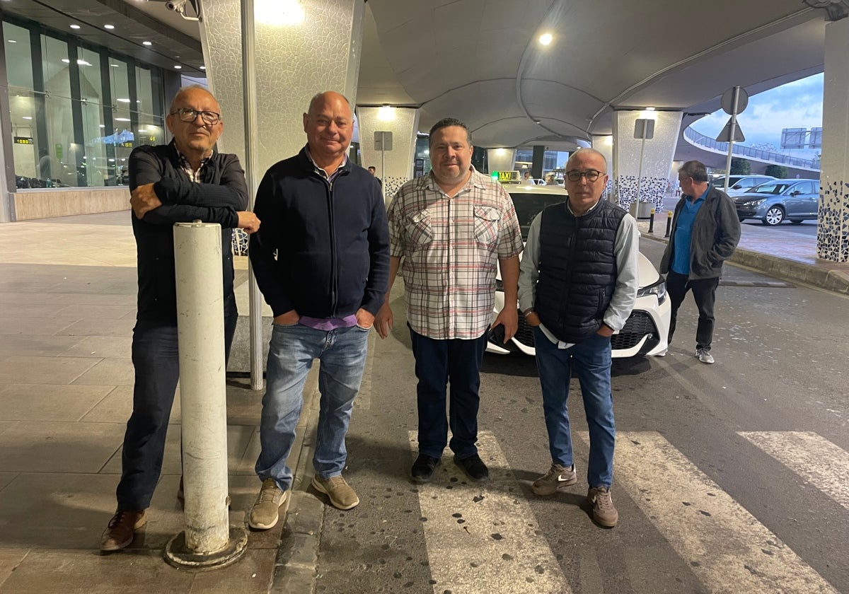 «En la mutua de taxis podías repostar durante el apagón, pero cuando se corrió la voz la cola era de una hora»