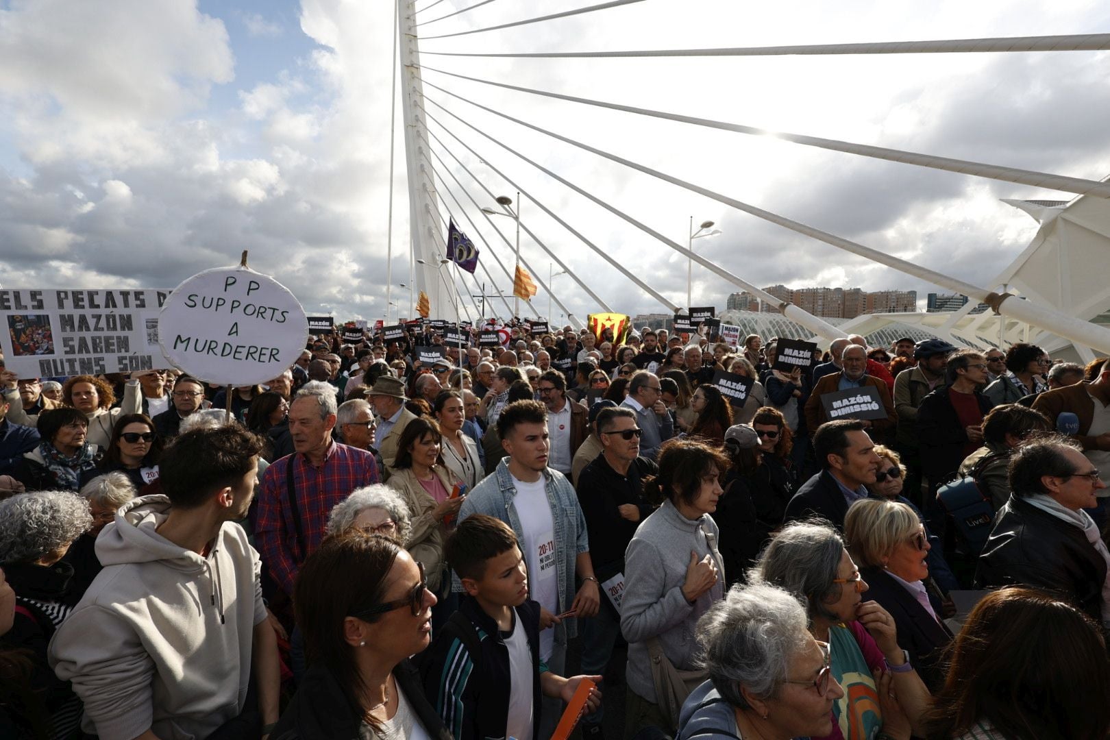 Protesta masiva contra Mazón y la gestión de la dana