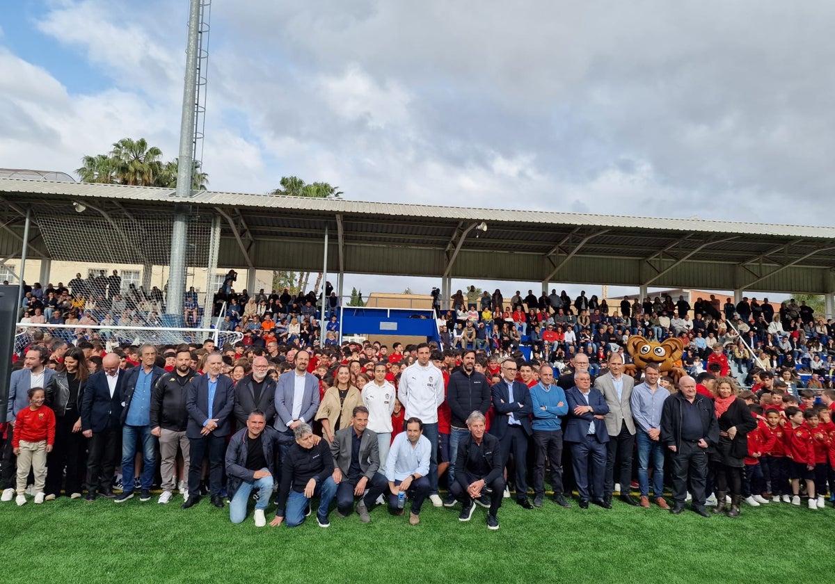El fútbol vuelve a latir en Aldaia de la mano del Valencia con la reapertura del Jaume Ortí