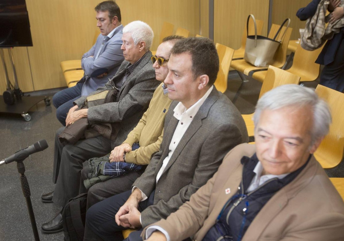 Los acusados, el día que iba a comenzar el juicio y que finalmente se aplazó.