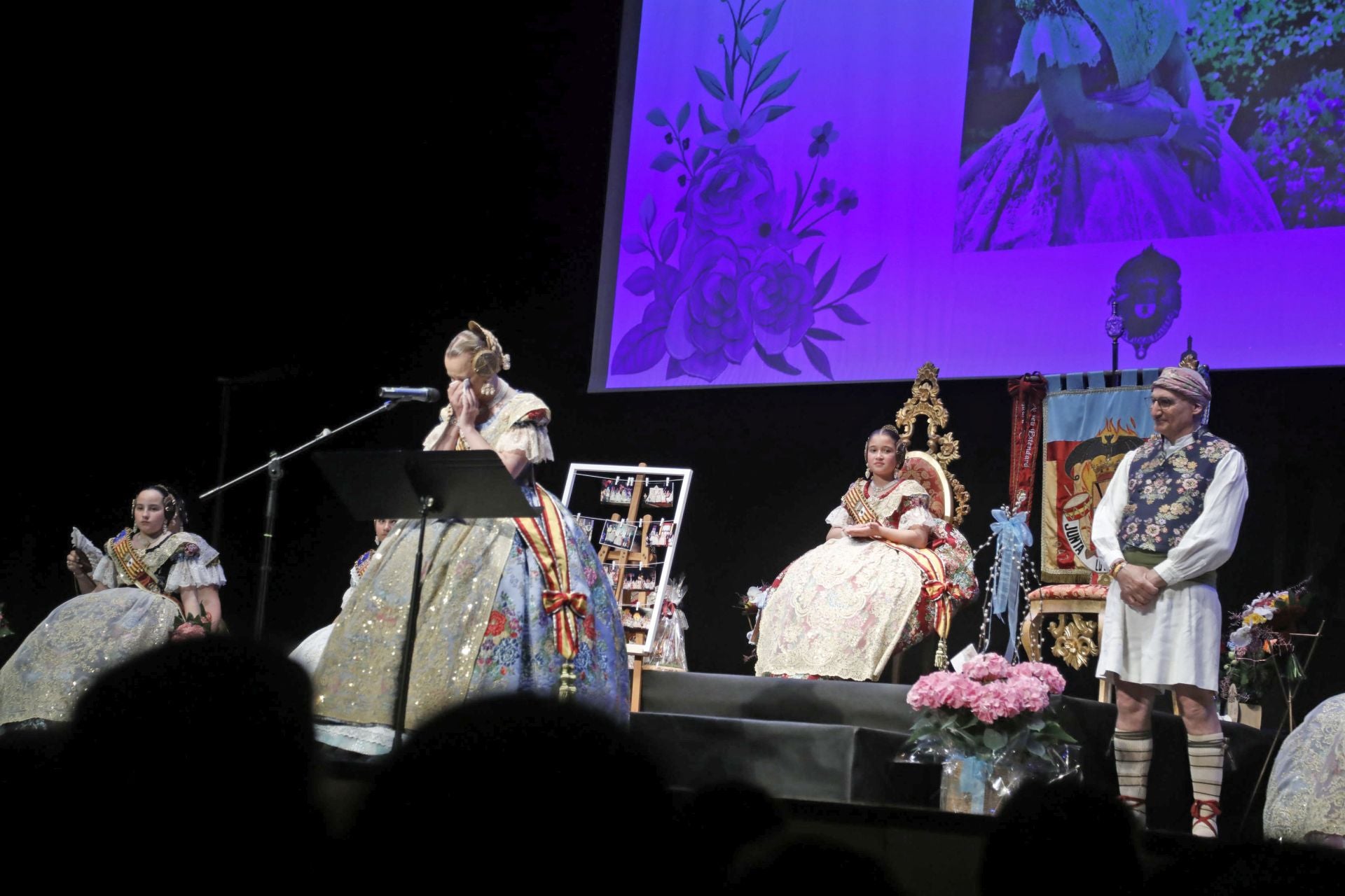 Imagen secundaria 2 - Bienvenidas y despedidas en las Fallas de Dénia