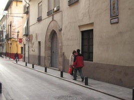 Fachada del exconvento de Santa Clara en la calle Montcada.