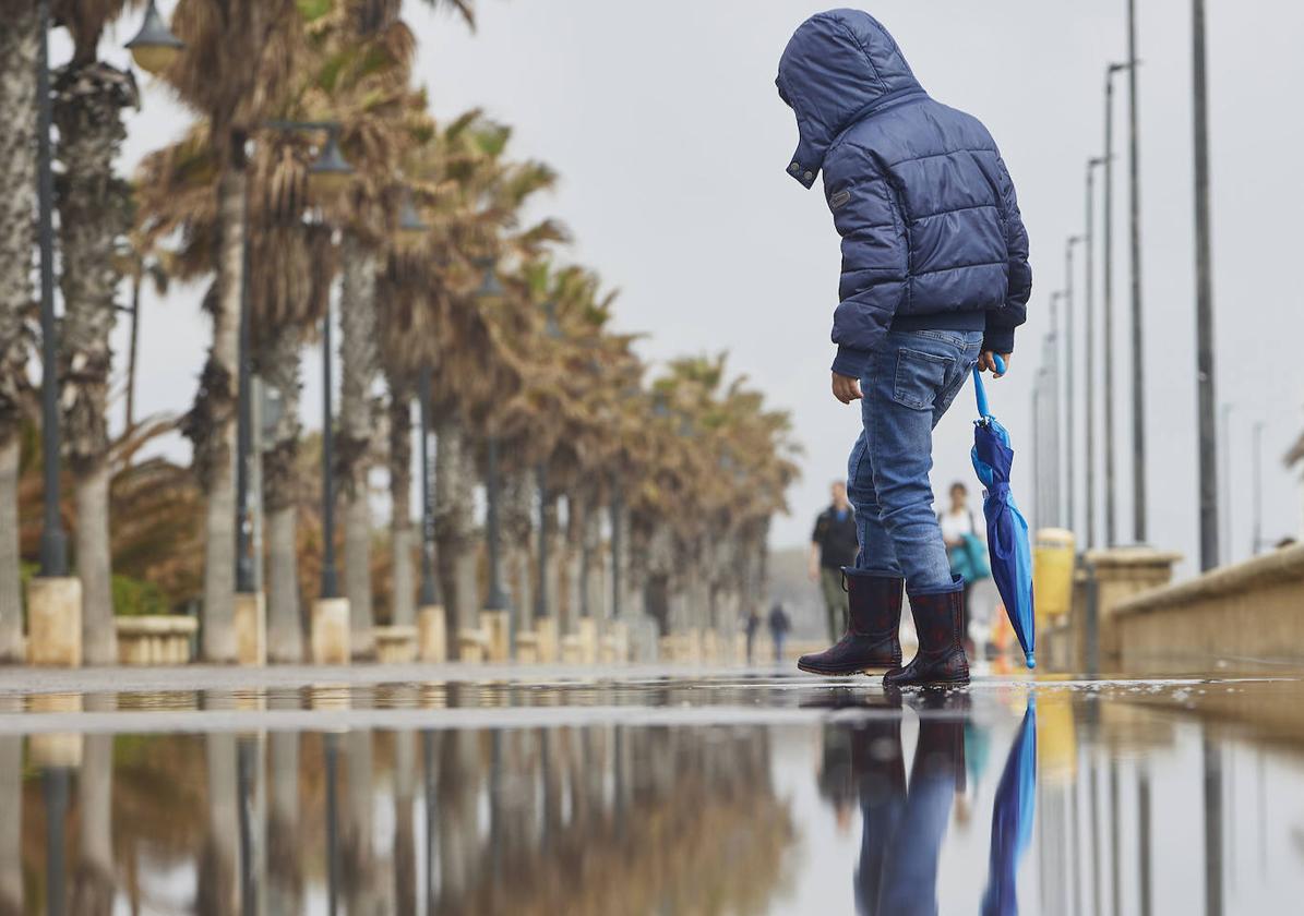 Aemet anuncia chubascos y tormentas en Valencia y Alicante este sábado