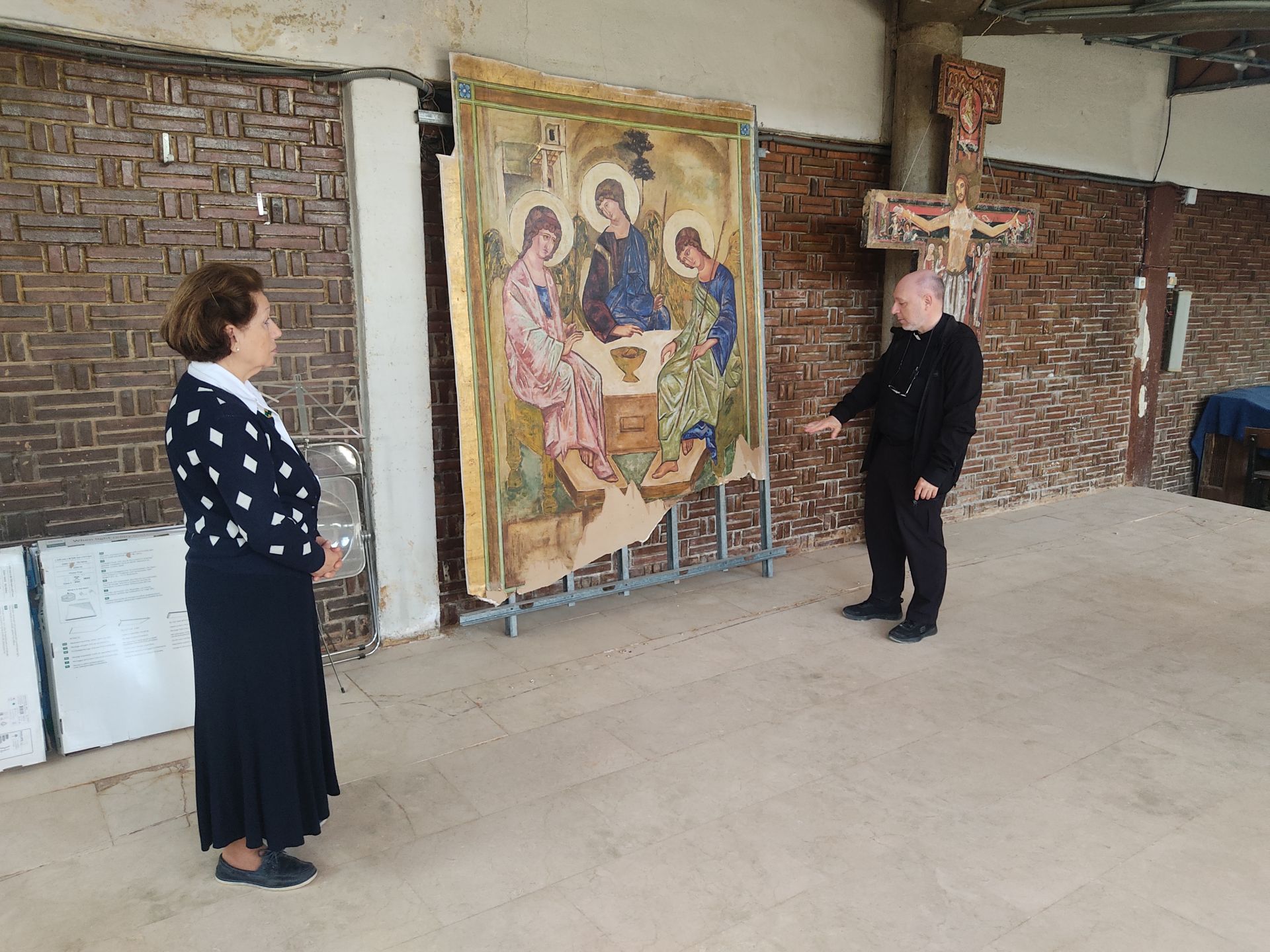 Imagen secundaria 1 - La iglesia que perdió su Virgen pero no la esperanza