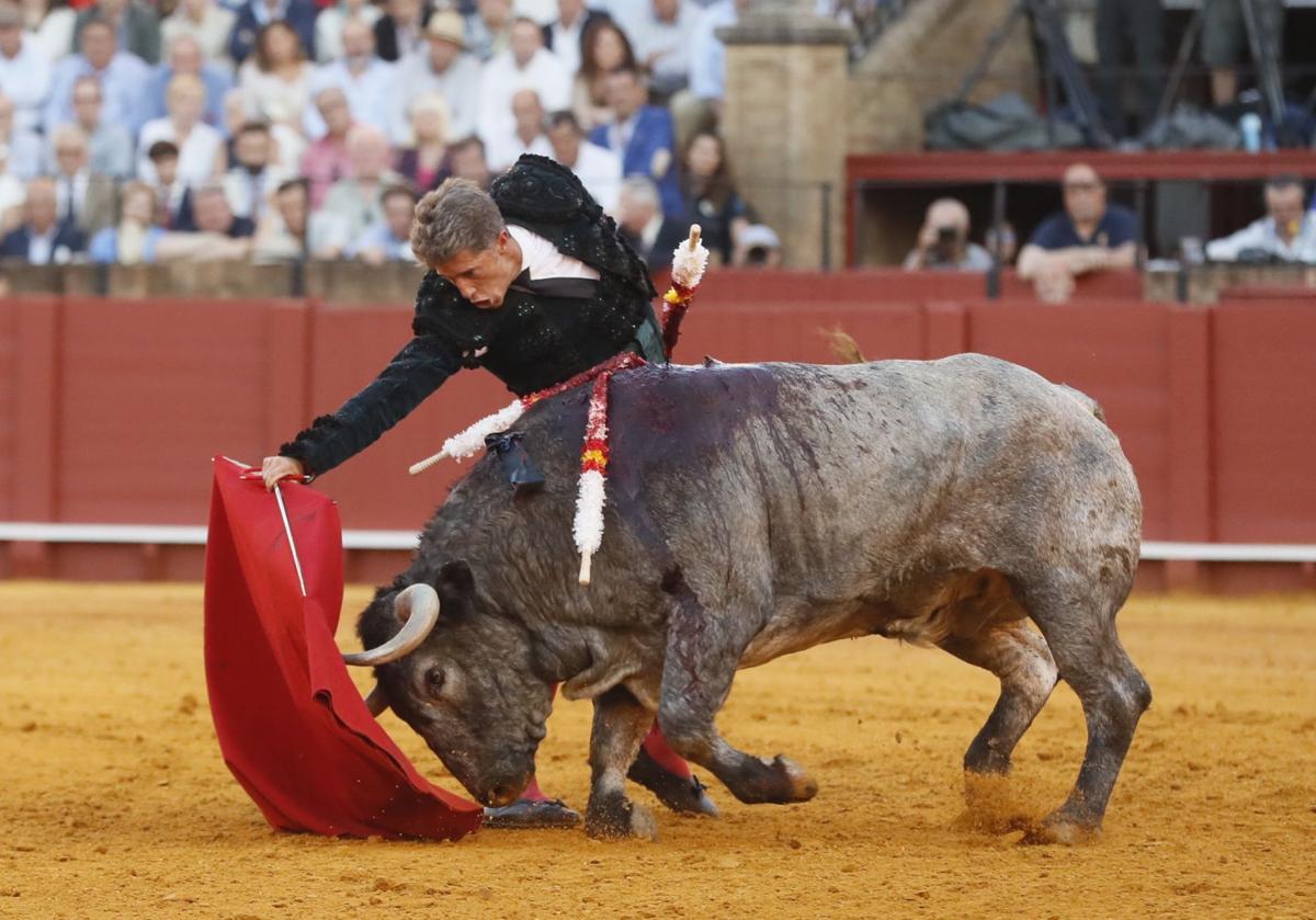 Cómo ver gratis por televisión los toros de Sevilla de hoy sábado 3 de mayo