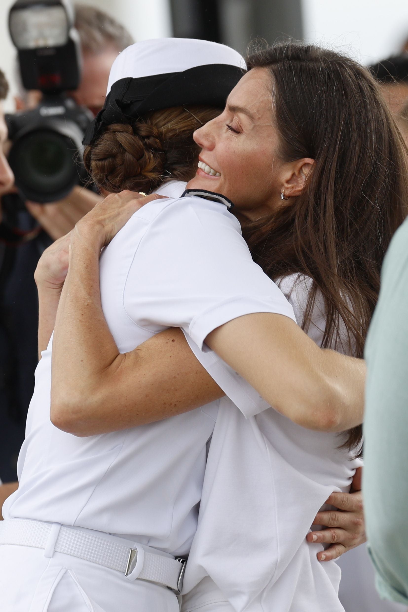 FOTOS | El emocionante reencuentro de Letizia y Leonor en Panamá