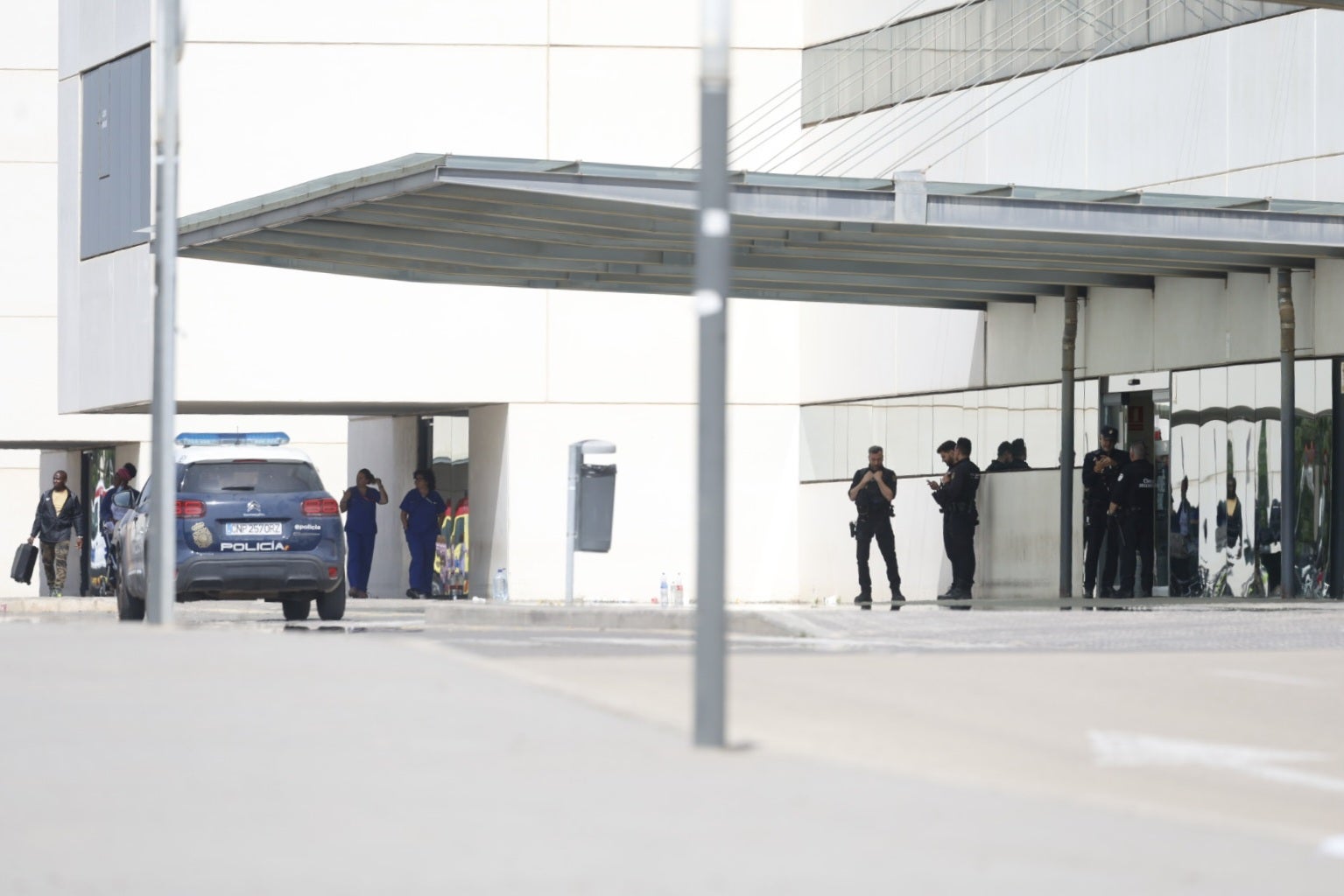 FOTOS | Un joven asesinado a puñaladas y otro herido en Nazaret