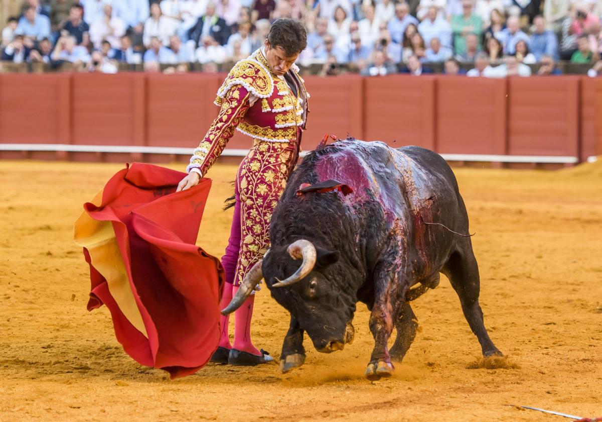 Quién torea en la Feria de Sevilla hoy sábado 3 de mayo