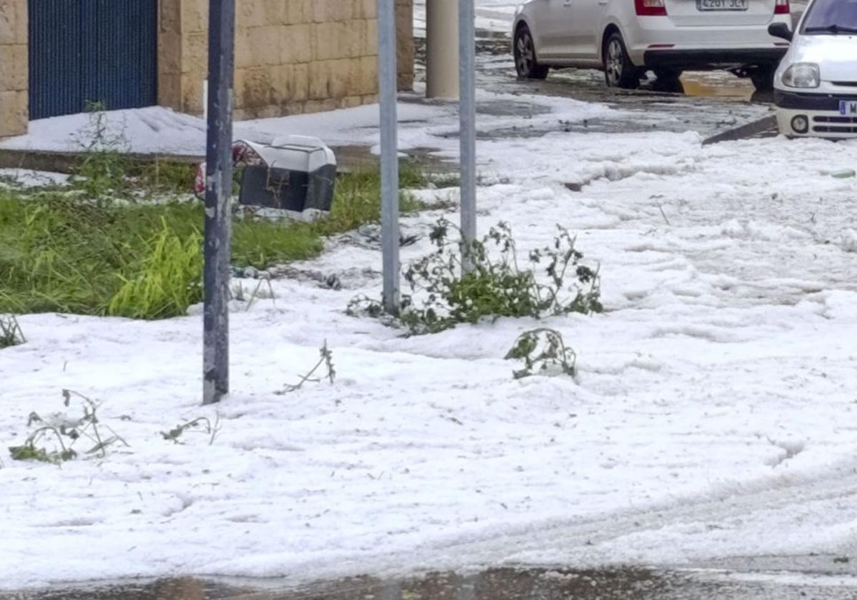 Monumental granizada y tormentas en Valencia: las localidades donde más ha llovido este sábado