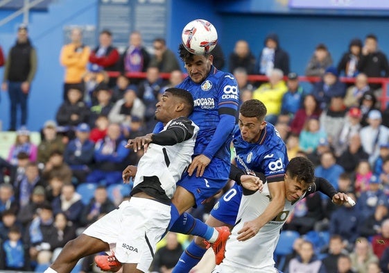 Arambarri, en el partido entre Getafe y Valencia.
