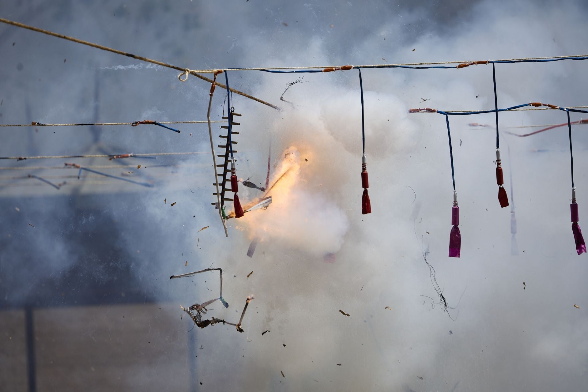 FOTOS | Así ha sido la mascletà del domingo 4 de mayo por el Día de la Madre