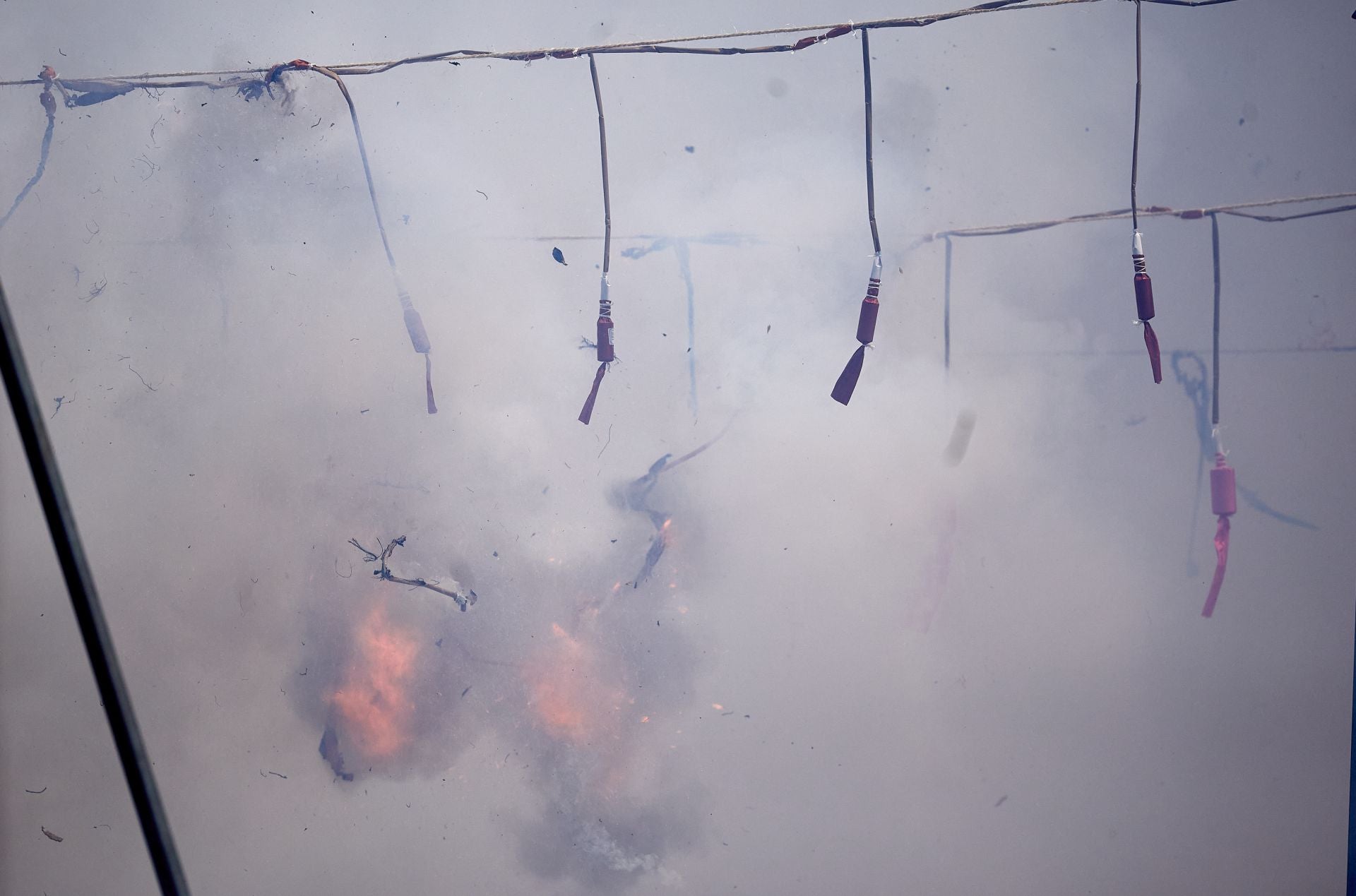 FOTOS | Así ha sido la mascletà del domingo 4 de mayo por el Día de la Madre