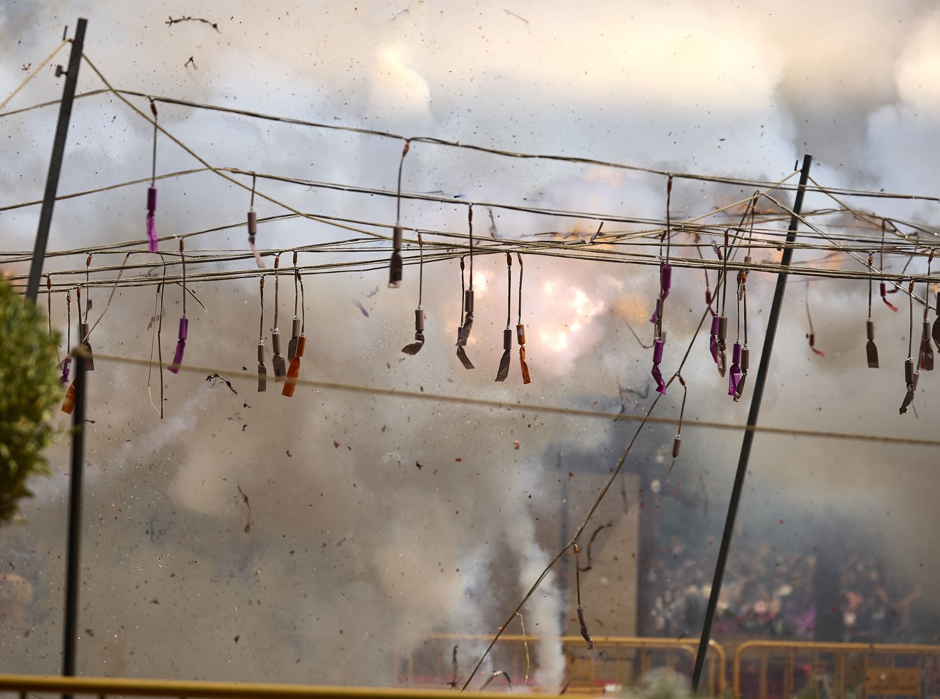 FOTOS | Así ha sido la mascletà del domingo 4 de mayo por el Día de la Madre