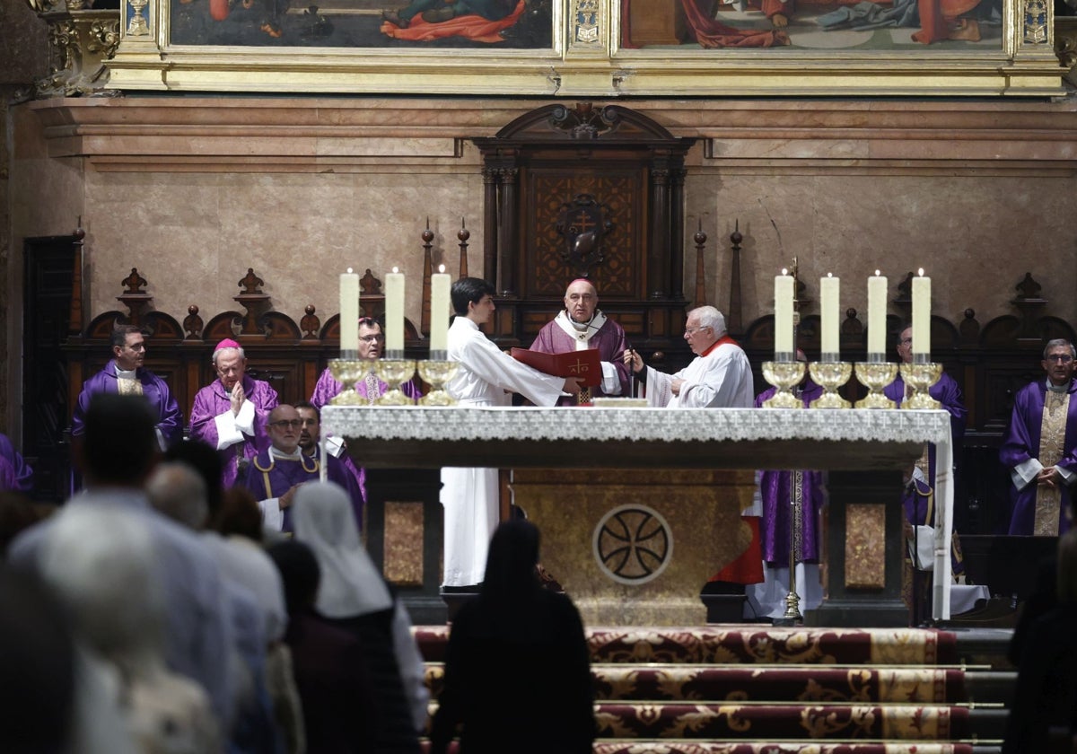 Un momento de la misa de funeral celebrada en la Catedral de Valencia.