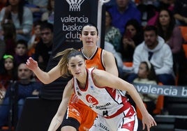 Imagen del encuentro entre los dos equipos de LF Endesa en la Fonteta.