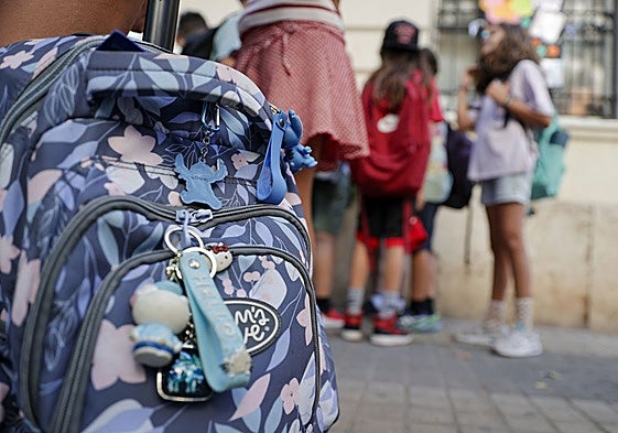 Primer día del curso 2024-2025 en un colegio de la Comunitat.
