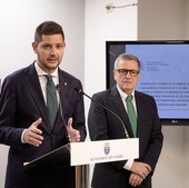 El alcalde junto al concejal de Hacienda.