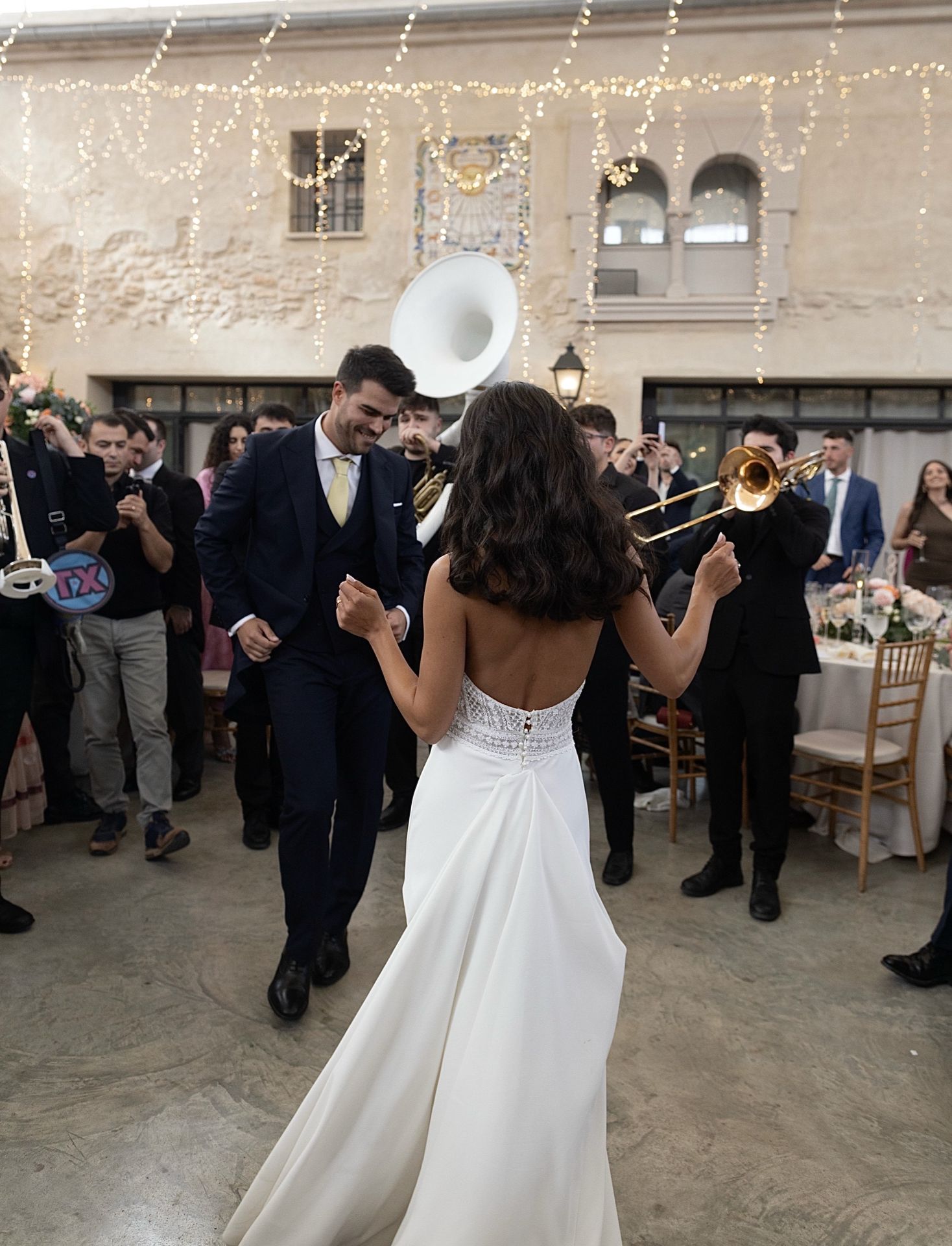 La charanga fue la sorpresa de una boda llena de momentos inolvidables.