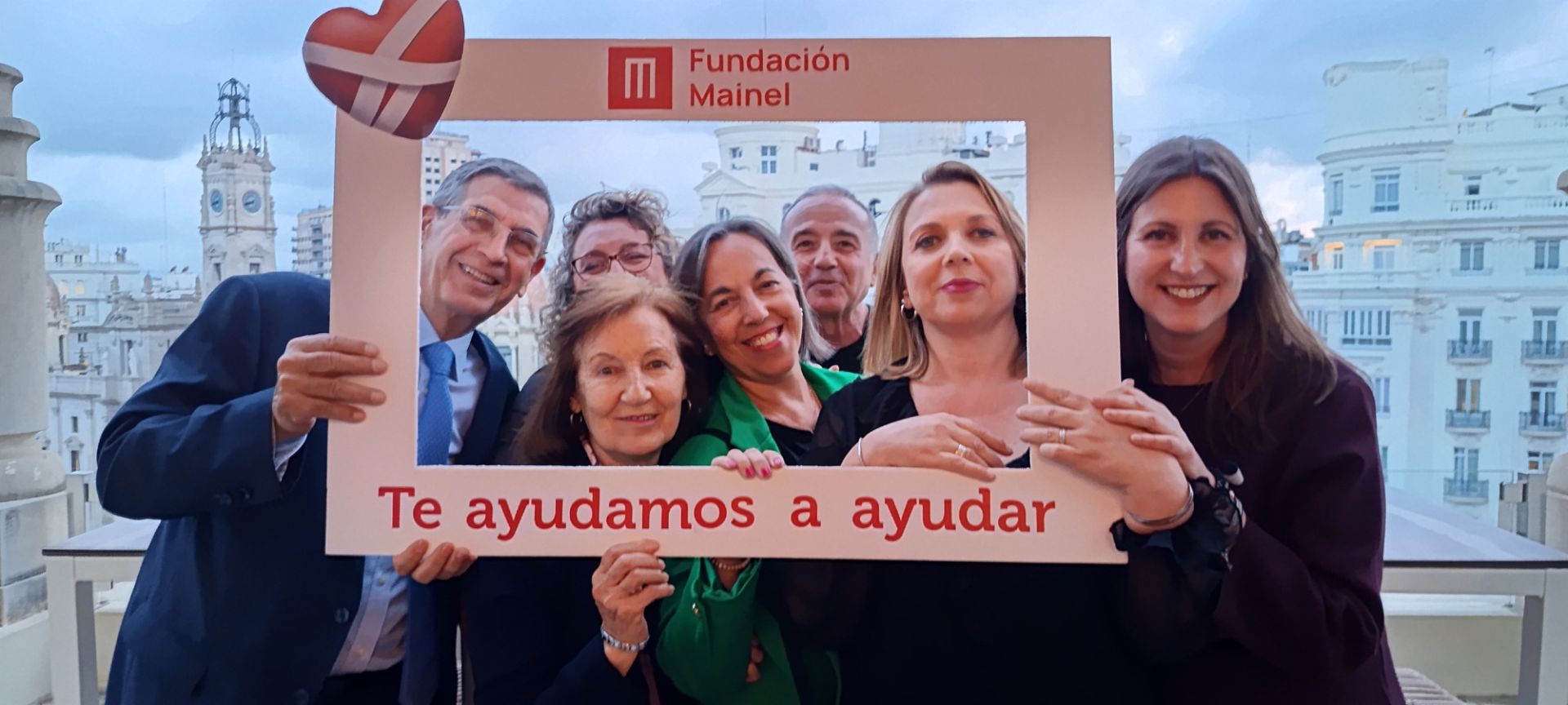 Parte del equipo de la Fundación Mainel con la directora de la Fundación, Cristina Celda.