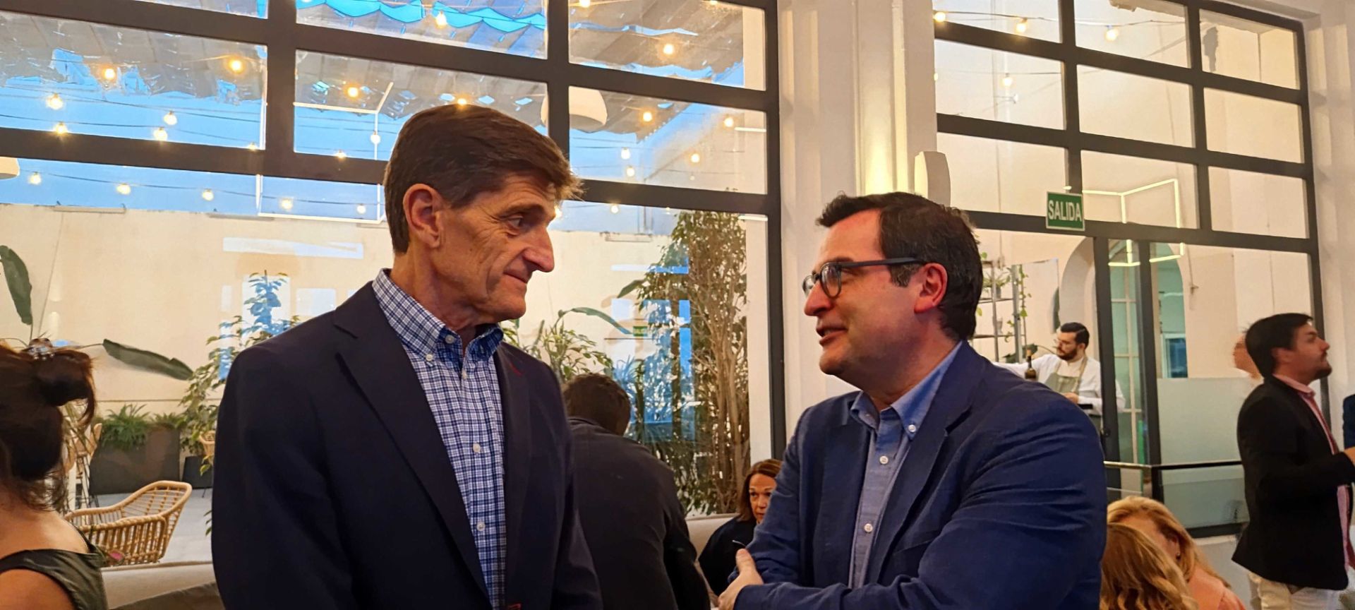 Vicente Bellver y el presidente de la Fundación Mainel, Jorge Sebastián.