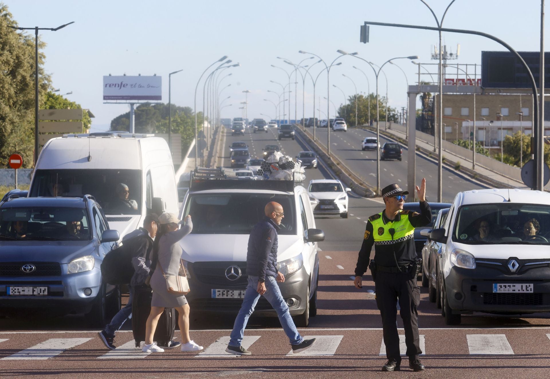 Valencia modifica su protocolo de emergencia tras el apagón para movilizar antes a los servicios esenciales