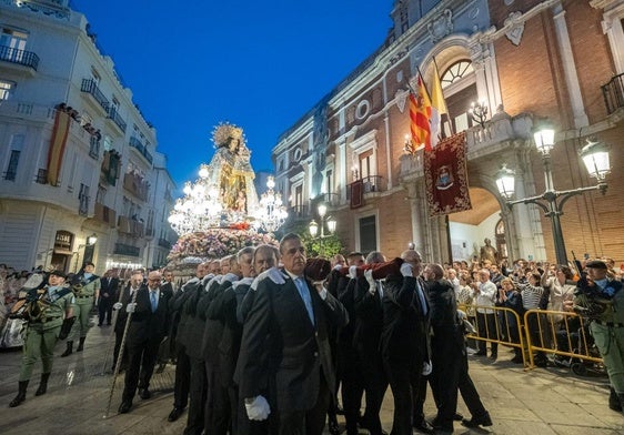 La Virgen de los Desamparados, durante la procesión el pasado año.