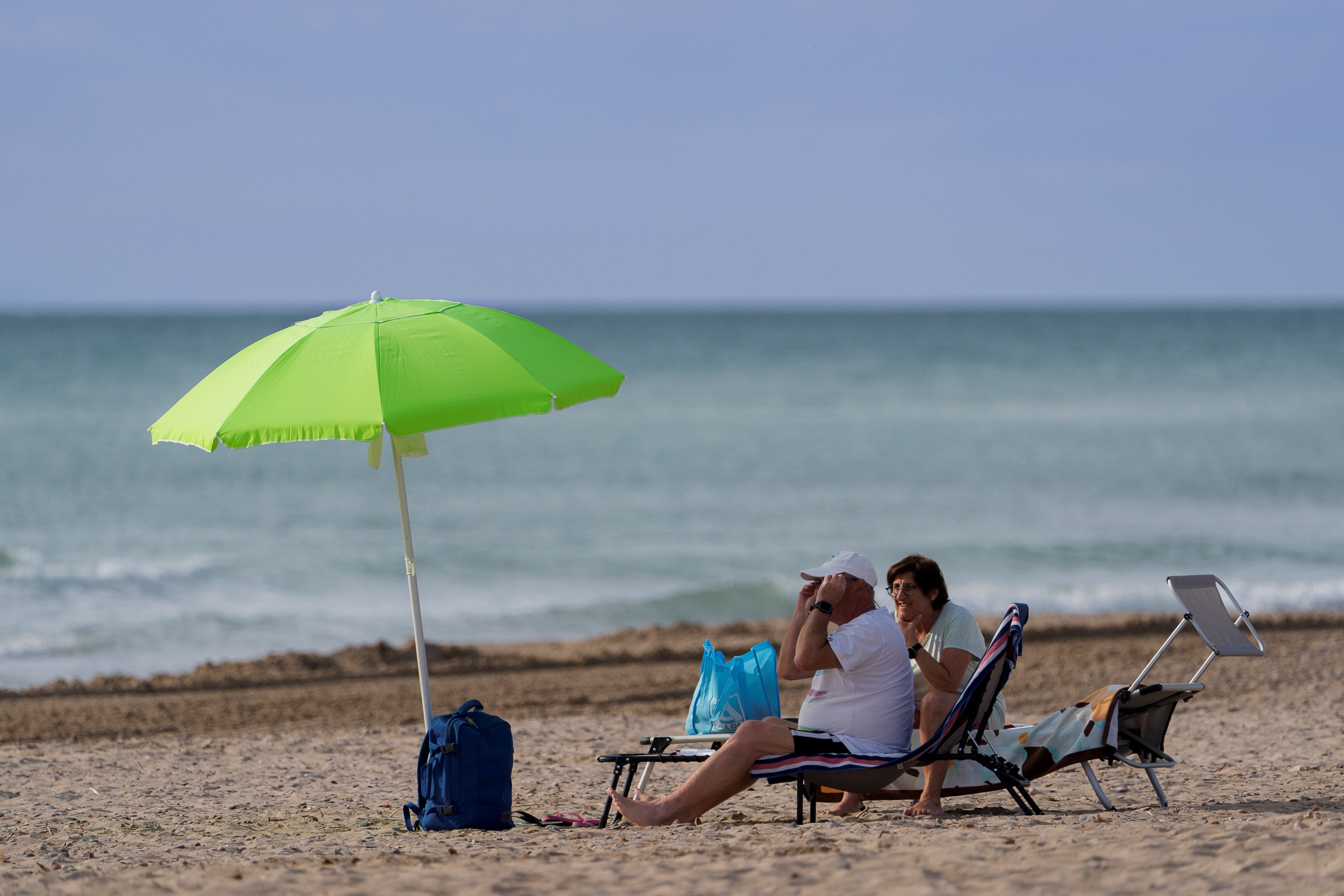 La playa de Canet d'en Berenguer renueva su Bandera Azul por trigésimo cuarto año consecutivo