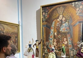 Muestra con trajes de indumentaria de la dansà del grupo Alimara en el museo Mariano.