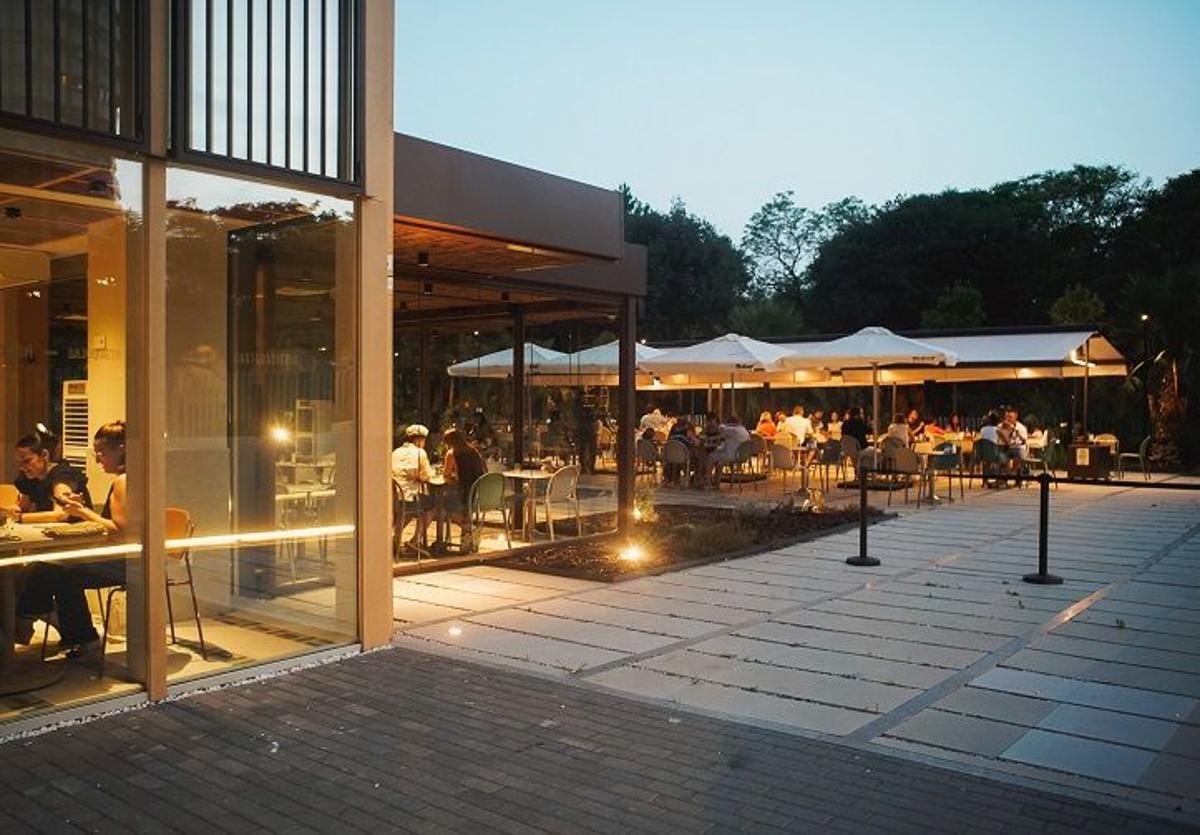 Llega el buen tiempo: dos terrazas para disfrutar de la gastronomía al aire libre en Valencia