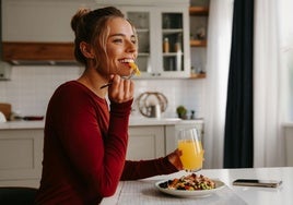 Así es el desayuno perfecto para activar el metabolismo y prevenir el cansancio a media mañana, según la doctora Sonia Clavería