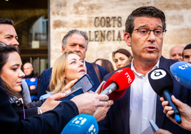Jorge Rodríguez, el día que presentó en Les Corts la ILP sobre el listón electoral.