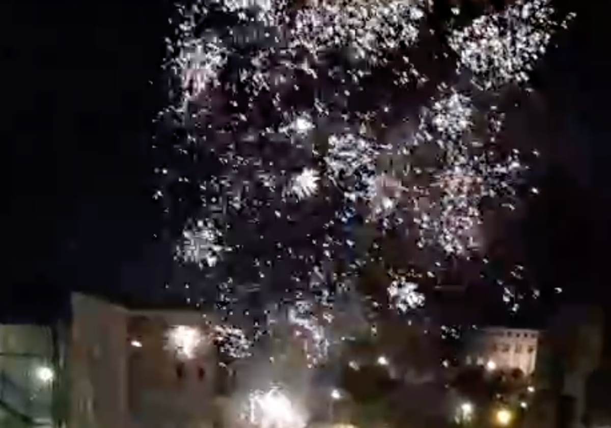 Fuegos artificiales para celebrar las graduaciones: vuelve el ruido universitario a Honduras