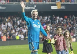 Cañizares, durante un partido de exhibición.