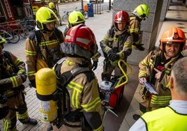 Simulacro de incendio en calle Menorca 19.