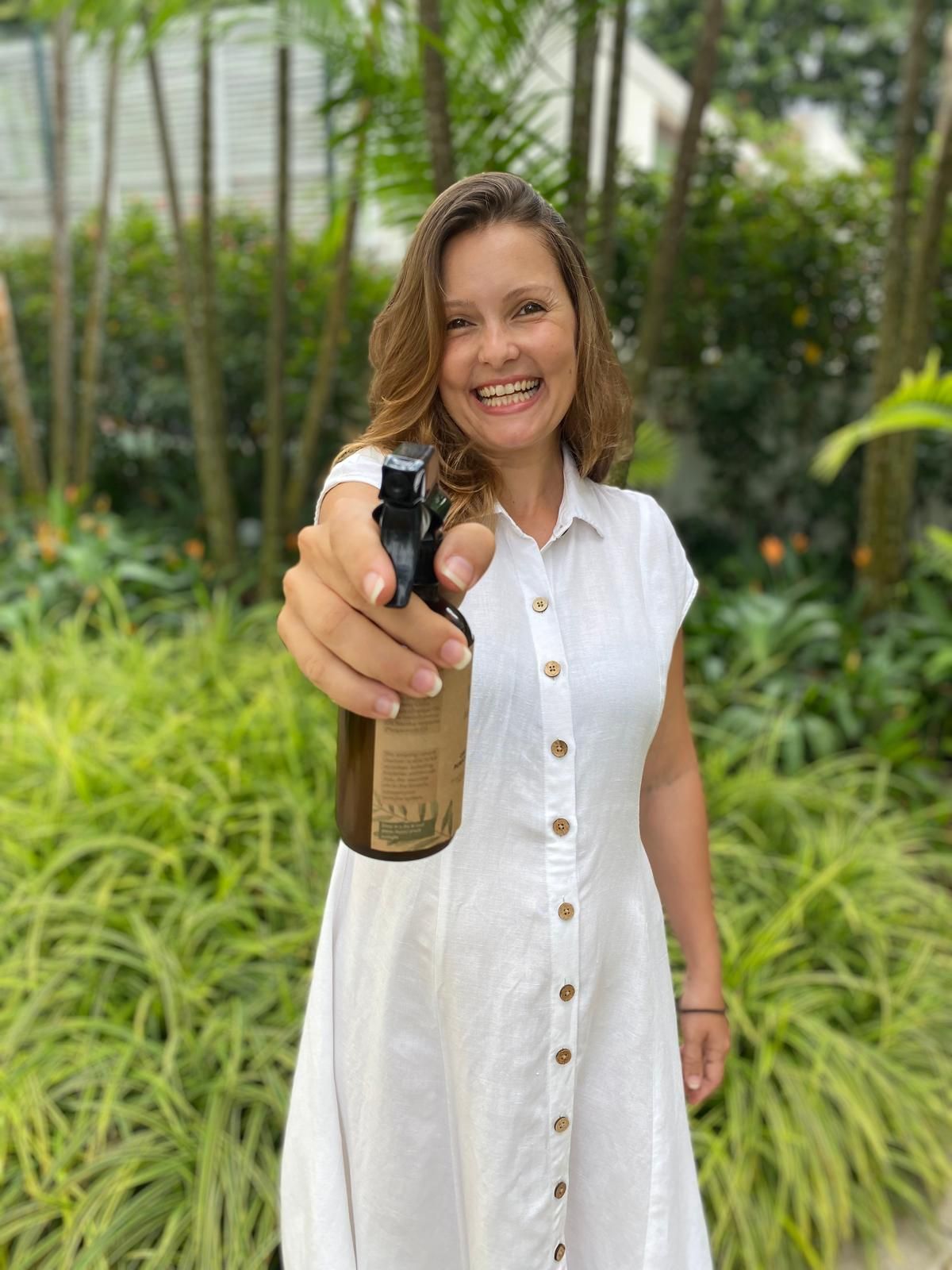 Elisa Ilges, con uno de los productos que vende a través de su firma Perma.me.
