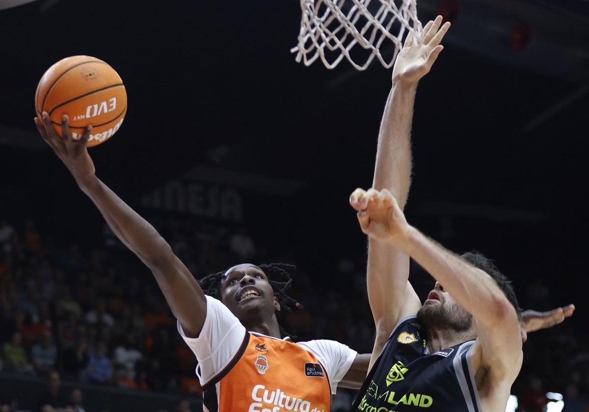 Revuers marca el camino en la Fonteta