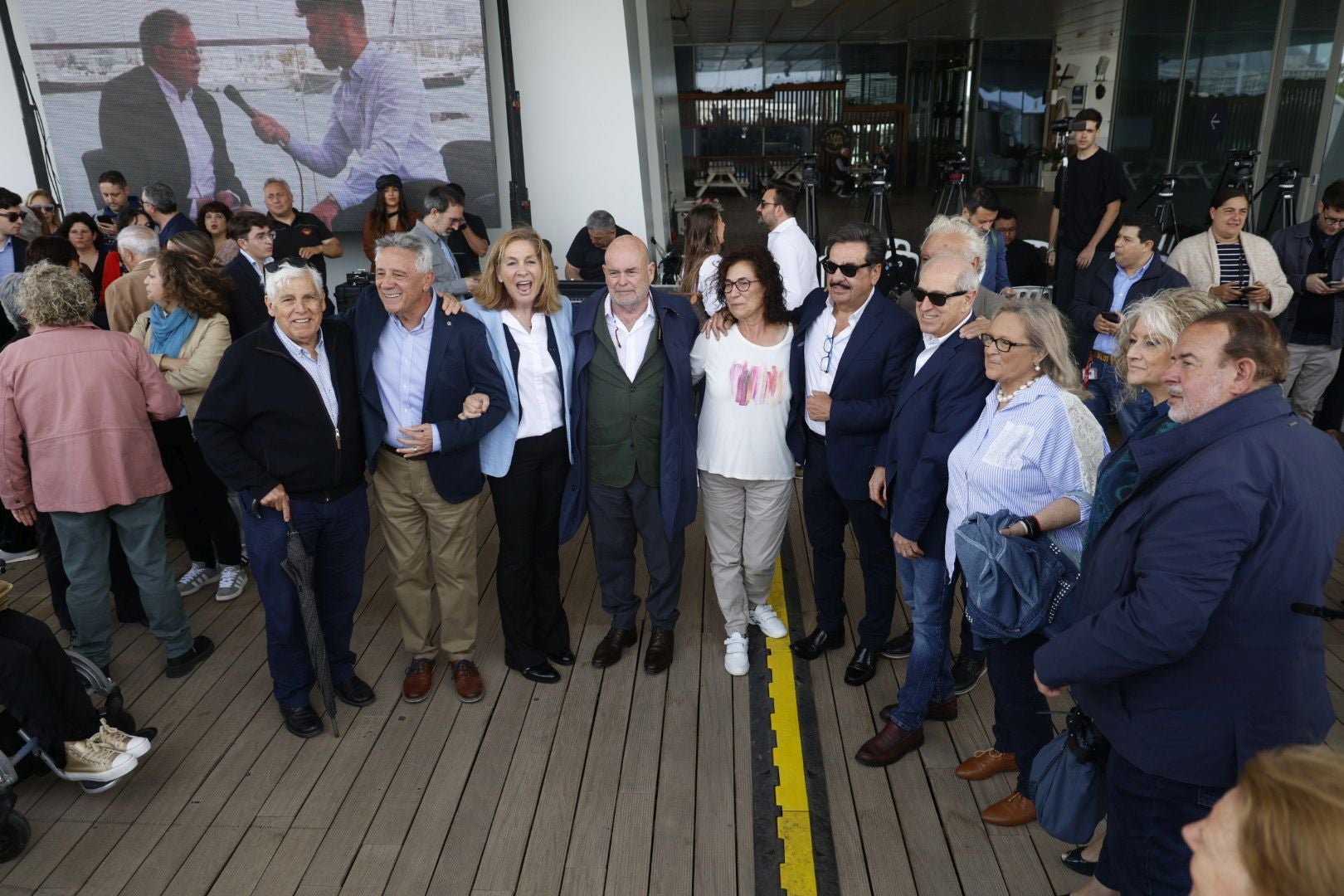 Fotos: los asistentes al mitin de Camps en Valencia
