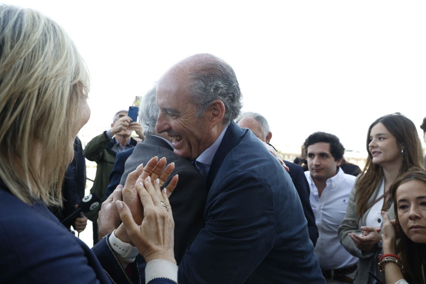 Fotos: los asistentes al mitin de Camps en Valencia