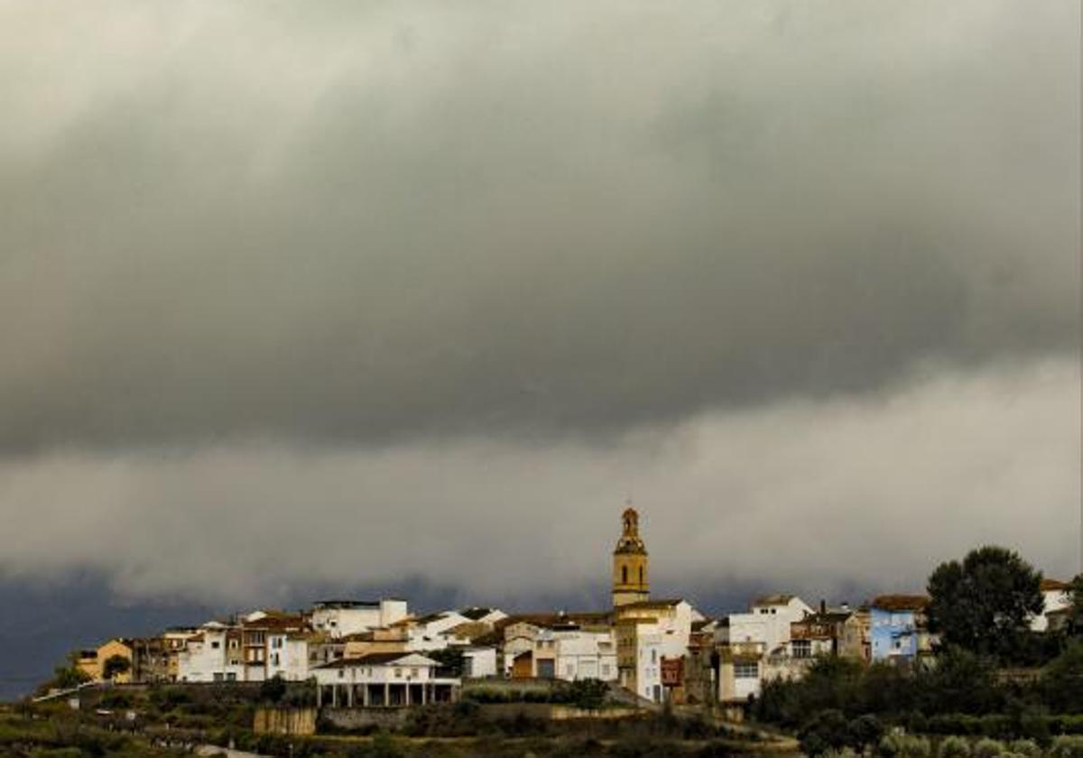 Emergencias lanza un aviso urgente a la población por la alerta por lluvias y granizo en Valencia
